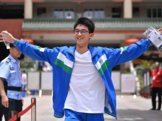 四度领跑，超越自我，一位考生的非凡考场之旅