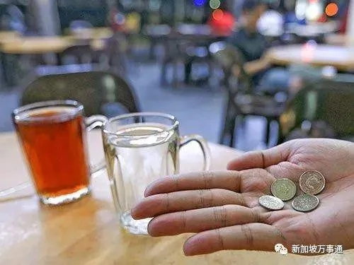 48元一杯白开水背后的消费观碰撞，餐厅回应引发热议