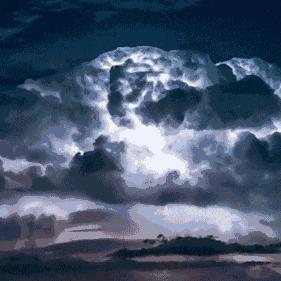 张家口突遭冰雹袭击,多辆汽车玻璃受损 张家口突遭冰雹袭击,多辆汽车玻璃受损